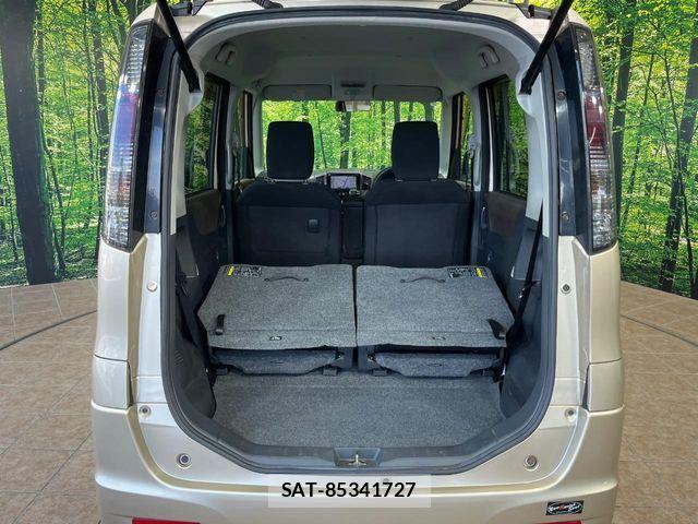Nissan ROOX 2013-03 7215889-9
