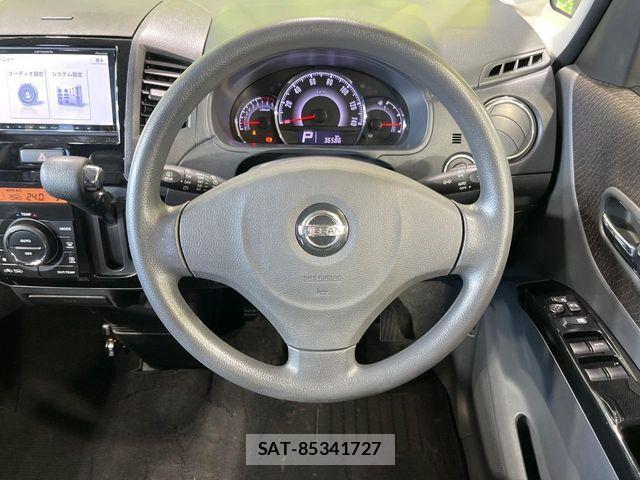 Nissan ROOX 2013-03 7215889-10