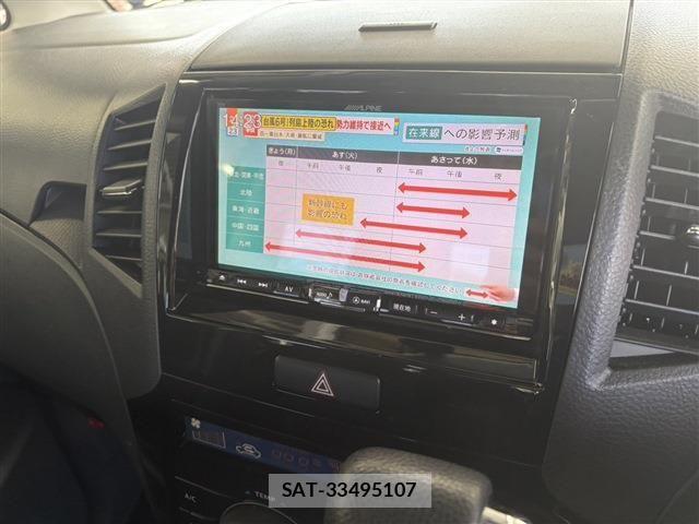 Nissan ROOX 2012-03 7224389-9