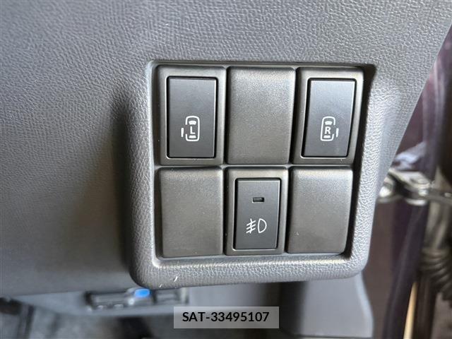 Nissan ROOX 2012-03 7224389-12