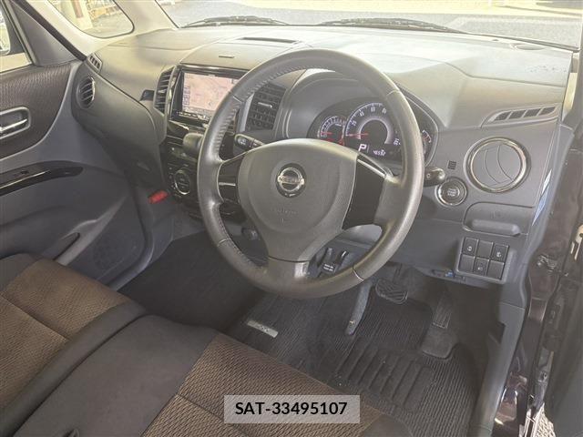 Nissan ROOX 2012-03 7224389-5