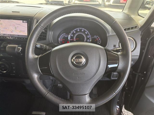 Nissan ROOX 2012-03 7224389-6