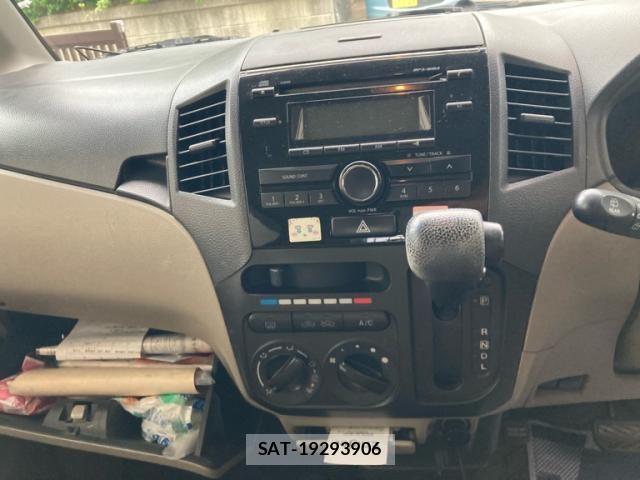 Nissan ROOX 2011-09 7252169-21