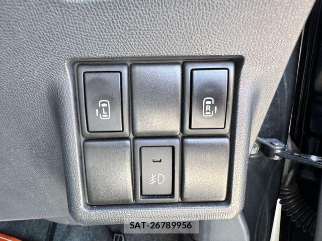 Nissan ROOX 2011-06 7272856-8