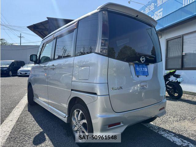 Nissan ROOX 2010-06 7272858-2