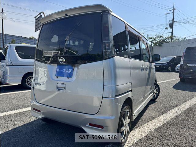 Nissan ROOX 2010-06 7272858-3