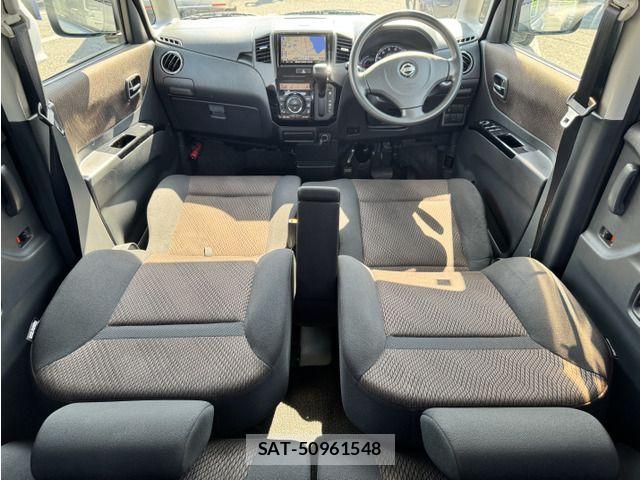 Nissan ROOX 2010-06 7272858-5