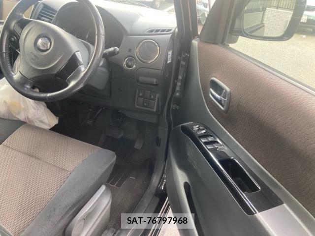 Nissan ROOX 2010-02 7329871-11