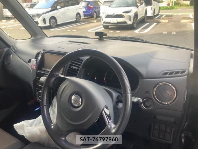 Nissan ROOX 2010-02 7329871-13