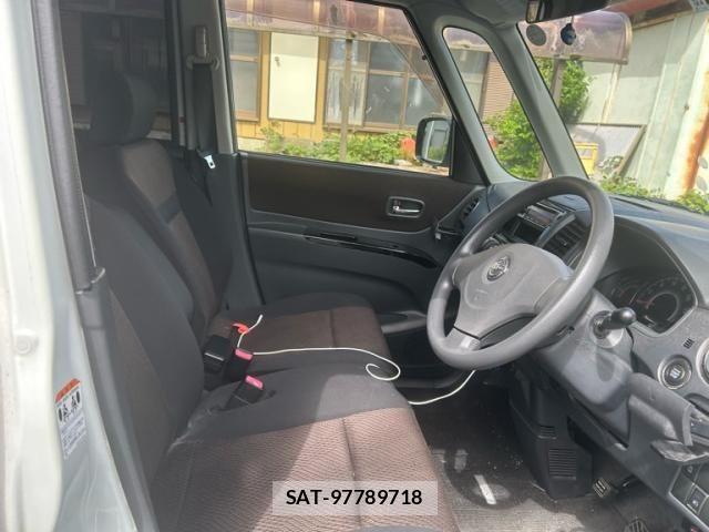 Nissan ROOX 2010-08 7329867-9