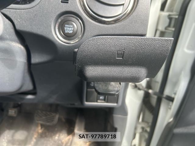 Nissan ROOX 2010-08 7329867-12