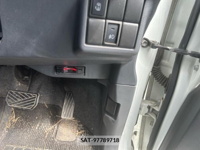 Nissan ROOX 2010-08 7329867-13