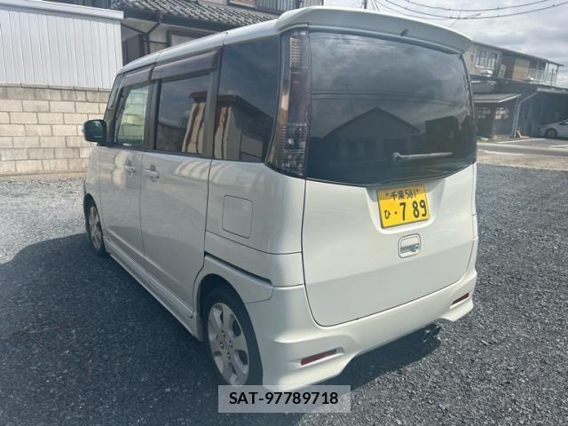 Nissan ROOX 2010-08 7329867-2