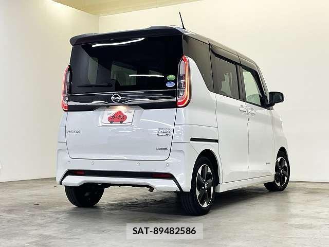 Nissan ROOX 2021-04 7329859-2