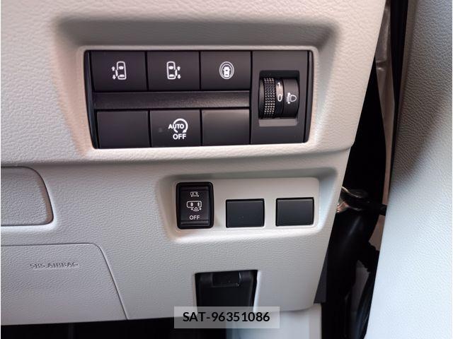 Nissan ROOX 2023-08 7329868-13