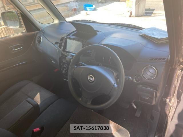 Nissan ROOX 2012-03 7359674-12