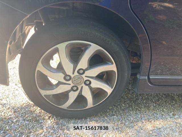 Nissan ROOX 2012-03 7359674-5