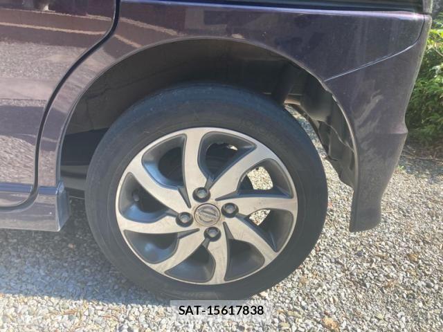 Nissan ROOX 2012-03 7359674-6