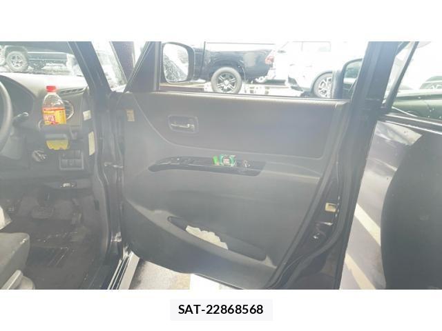 Nissan ROOX 2010-05 7359670-12