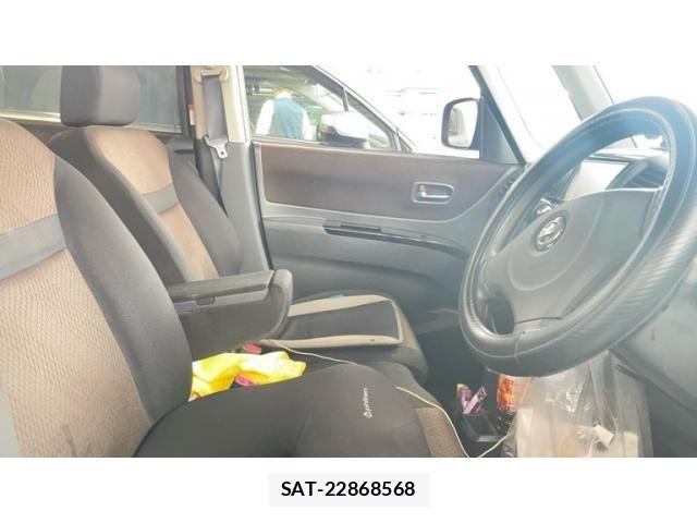 Nissan ROOX 2010-05 7359670-13