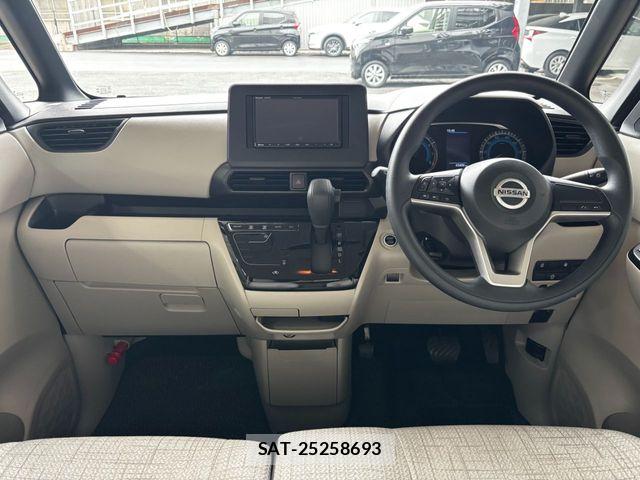 Nissan ROOX 2022-06 7359672-1