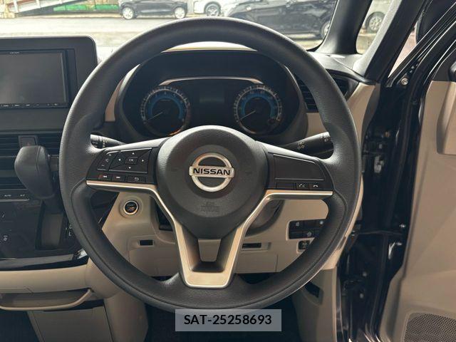 Nissan ROOX 2022-06 7359672-3