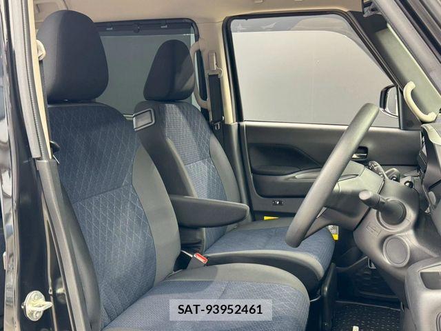 Nissan ROOX 2021-04 7393917-16