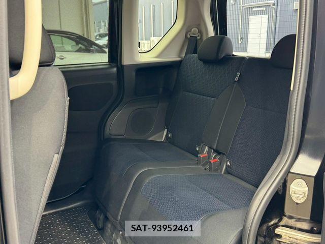 Nissan ROOX 2021-04 7393917-19