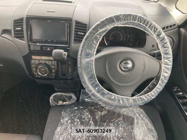 Nissan ROOX 2011-06 7393925-9