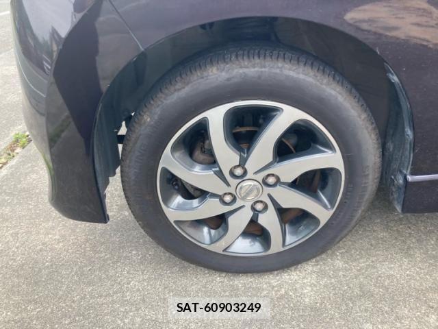 Nissan ROOX 2011-06 7393925-2