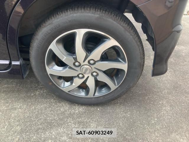Nissan ROOX 2011-06 7393925-3