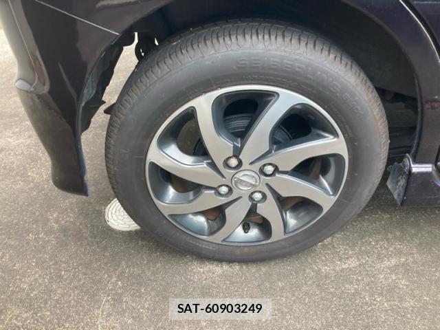 Nissan ROOX 2011-06 7393925-4