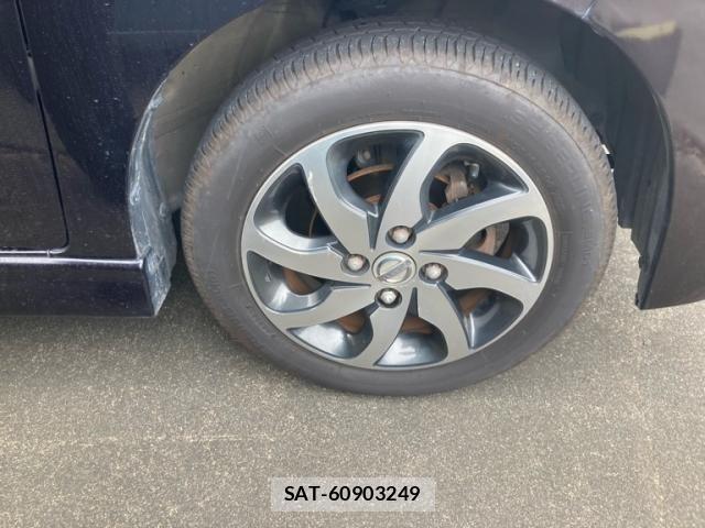 Nissan ROOX 2011-06 7393925-5