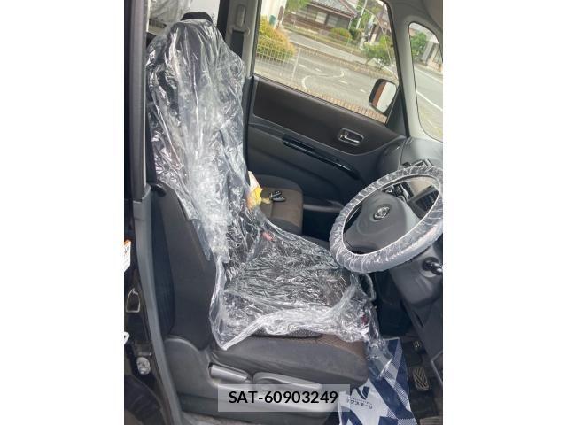 Nissan ROOX 2011-06 7393925-6
