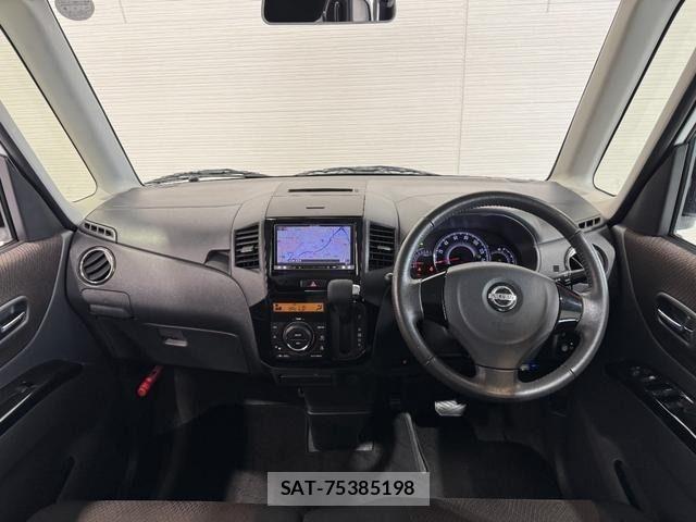 Nissan ROOX 2012-10 7393926-1
