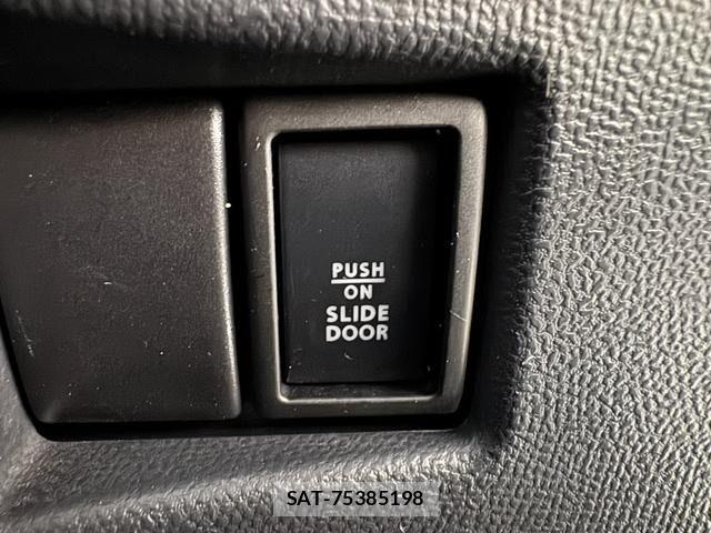 Nissan ROOX 2012-10 7393926-26
