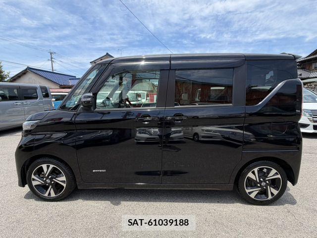 Nissan ROOX 2021-09 7393923-5