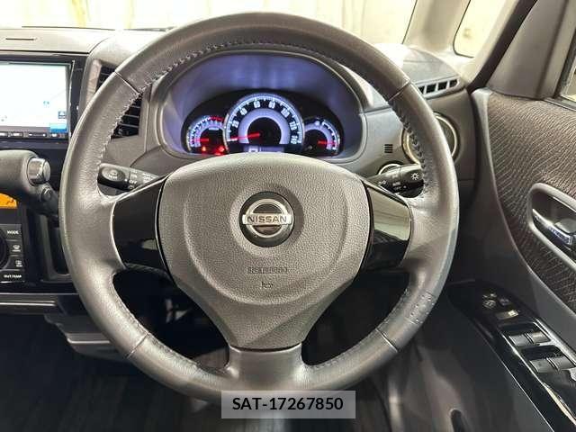 Nissan ROOX 2010-05 7457476-9
