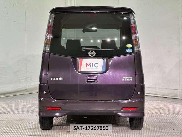Nissan ROOX 2010-05 7457476-5