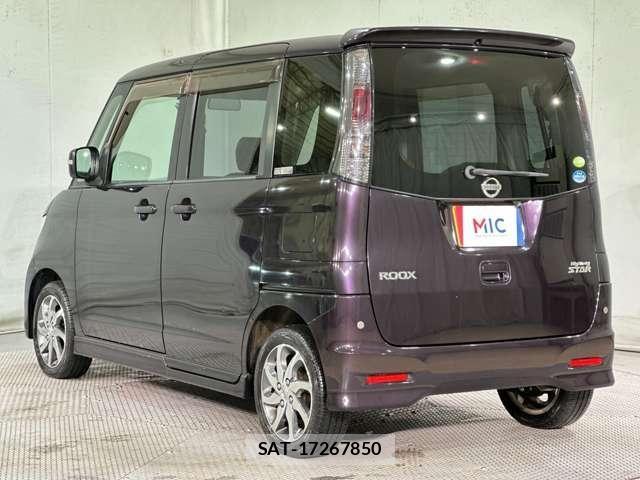 Nissan ROOX 2010-05 7457476-6