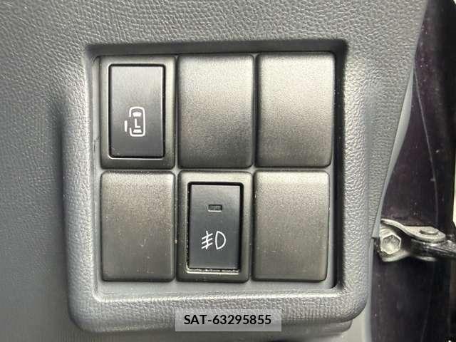 Nissan ROOX 2012-05 7457471-5