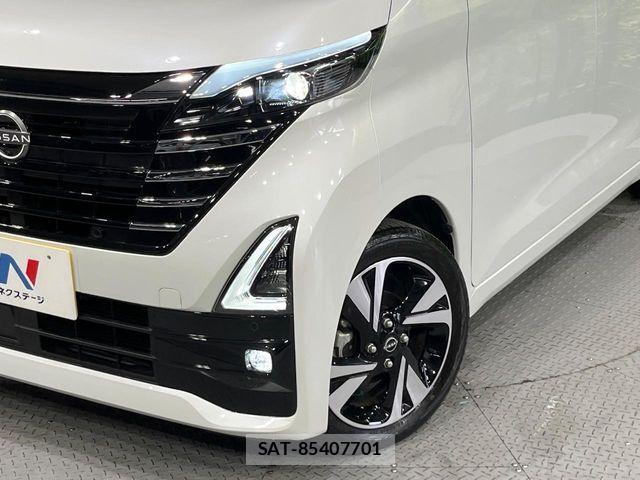 Nissan ROOX 2023-10 7457426-11