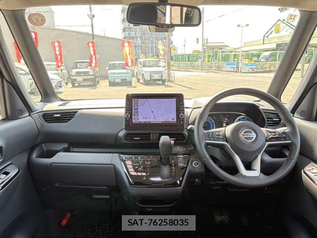 Nissan ROOX 2020-10 7502678-9
