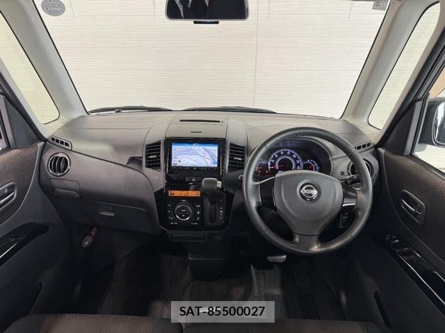 Nissan ROOX 2013-03 7509918-1