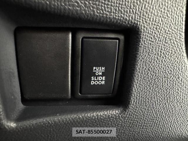 Nissan ROOX 2013-03 7509918-22
