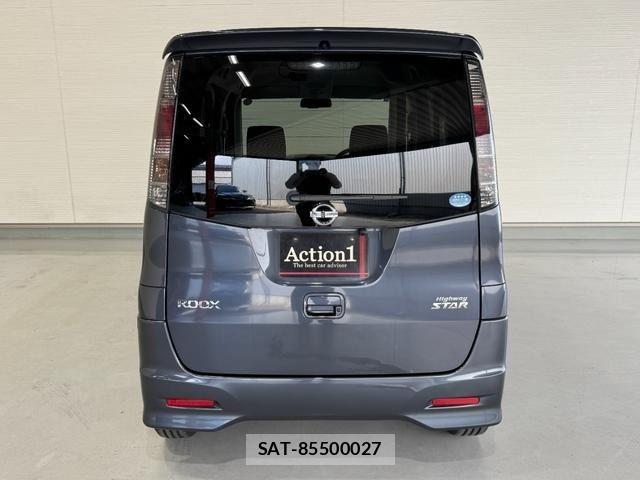 Nissan ROOX 2013-03 7509918-4