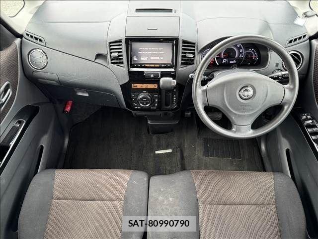Nissan ROOX 2012-05 7509932-1