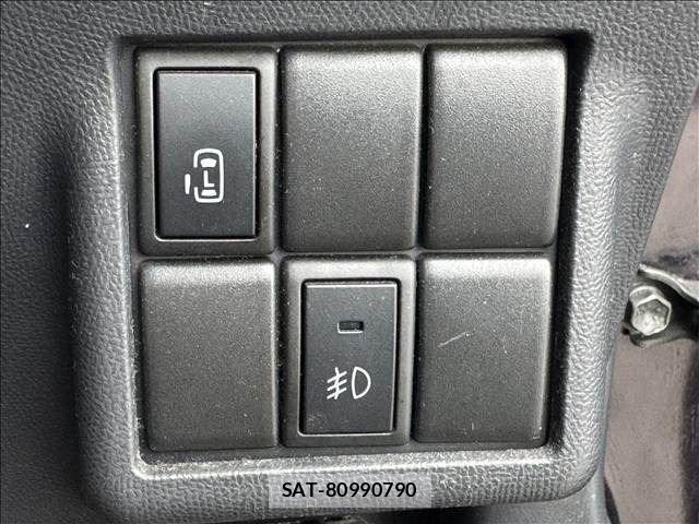 Nissan ROOX 2012-05 7509932-22