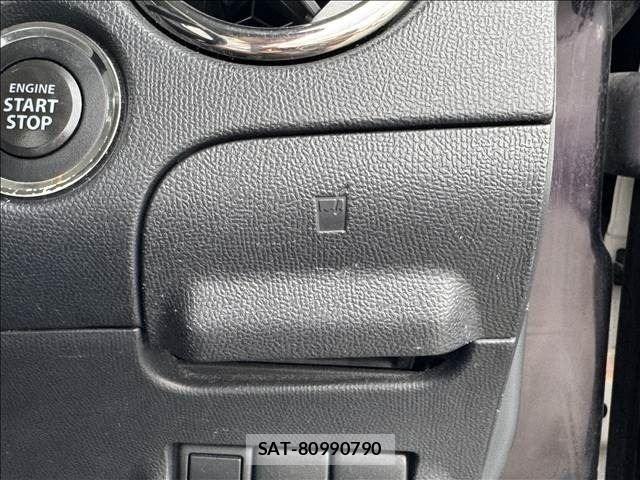 Nissan ROOX 2012-05 7509932-27