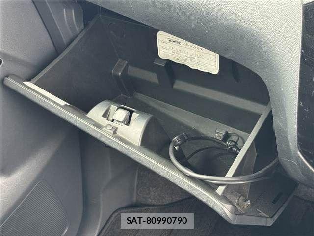 Nissan ROOX 2012-05 7509932-28
